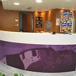 מלון Espace Cite 2*