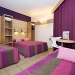 Espace Cite מלון 2*