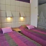 מלון Espace Cite 2*