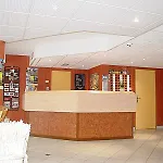 Espace Cite מלון קרקסון
