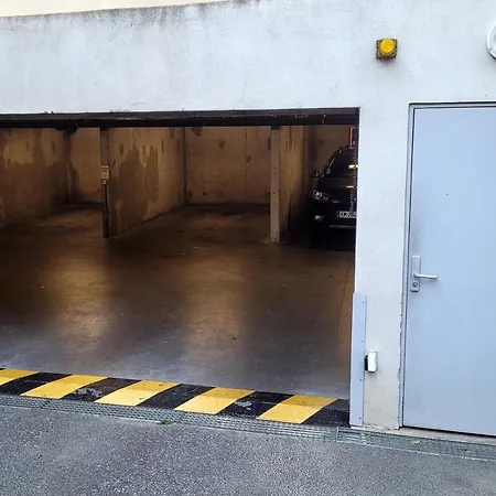 Espace Cite Отель Каркассон
