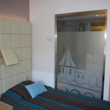 Espace Cite Szálloda Carcassone