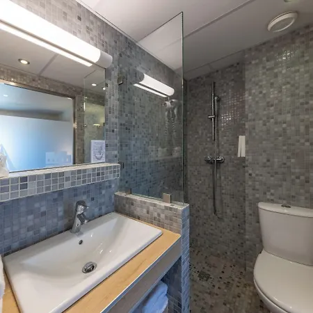 Espace Cite 2*