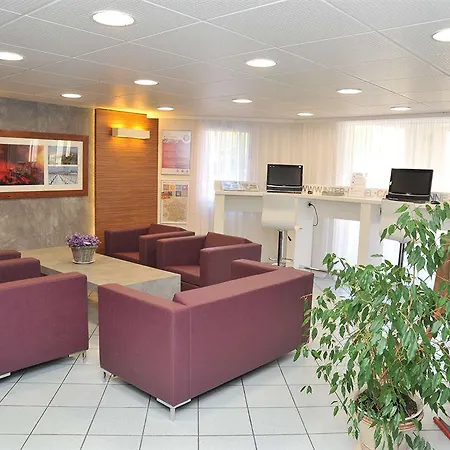 Espace Cite Szálloda